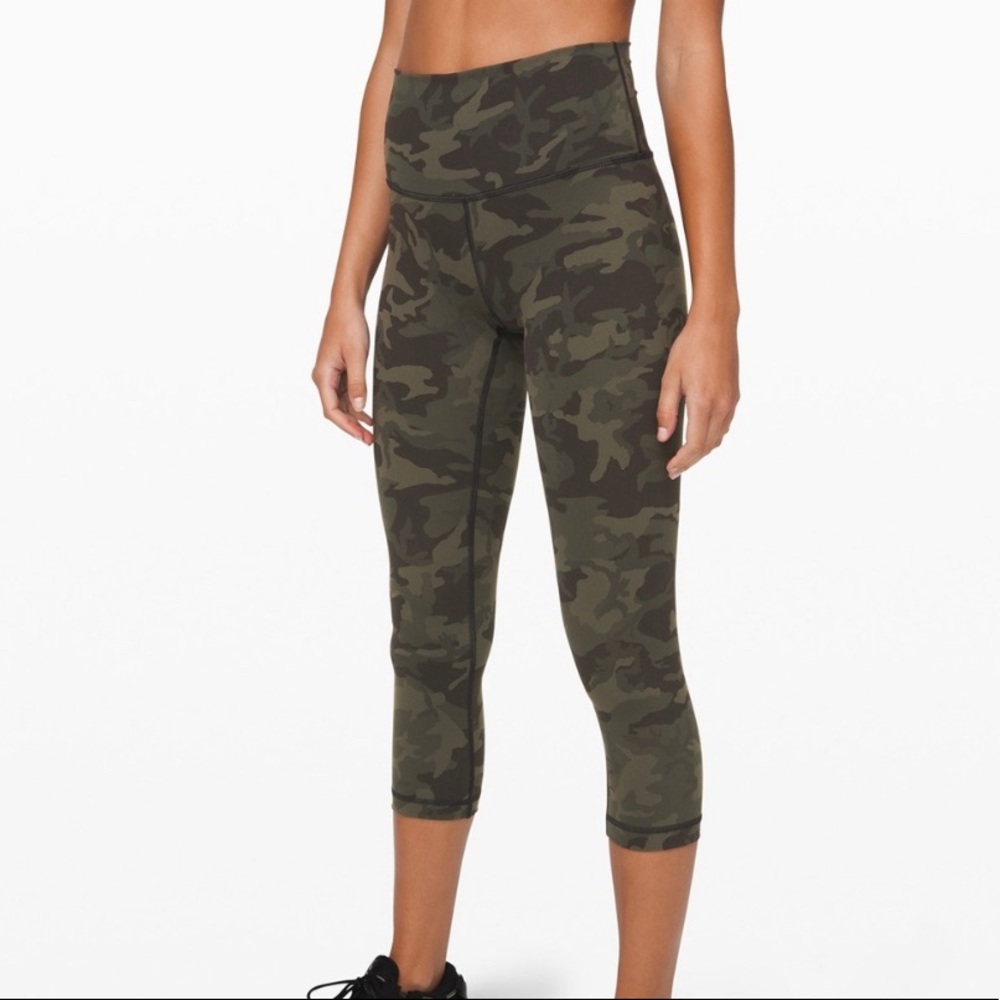 Lululemon high rise camo wunder under crop